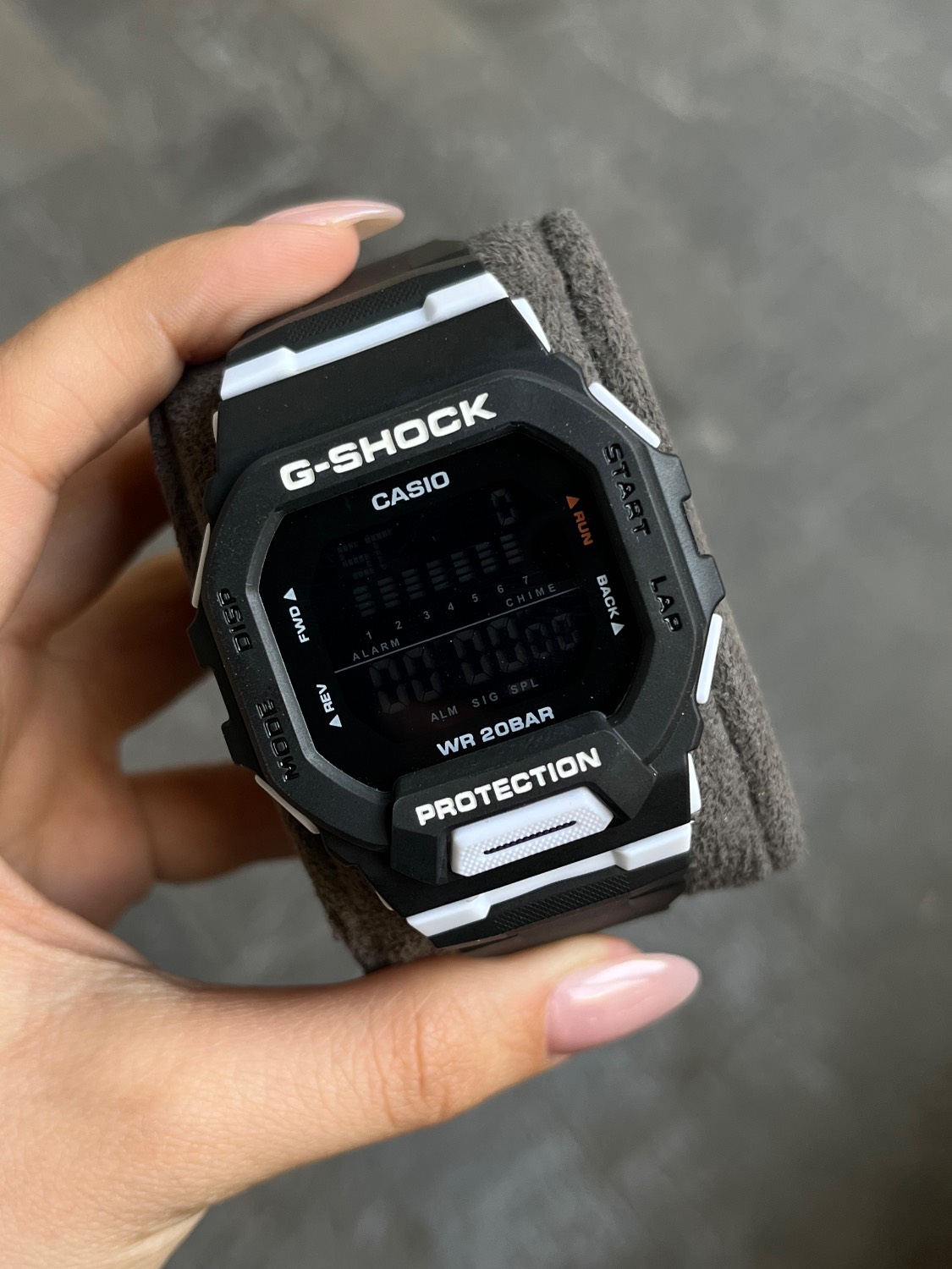 ساعت مردانه جی شاک سفید صفحه مشکی G-Shock