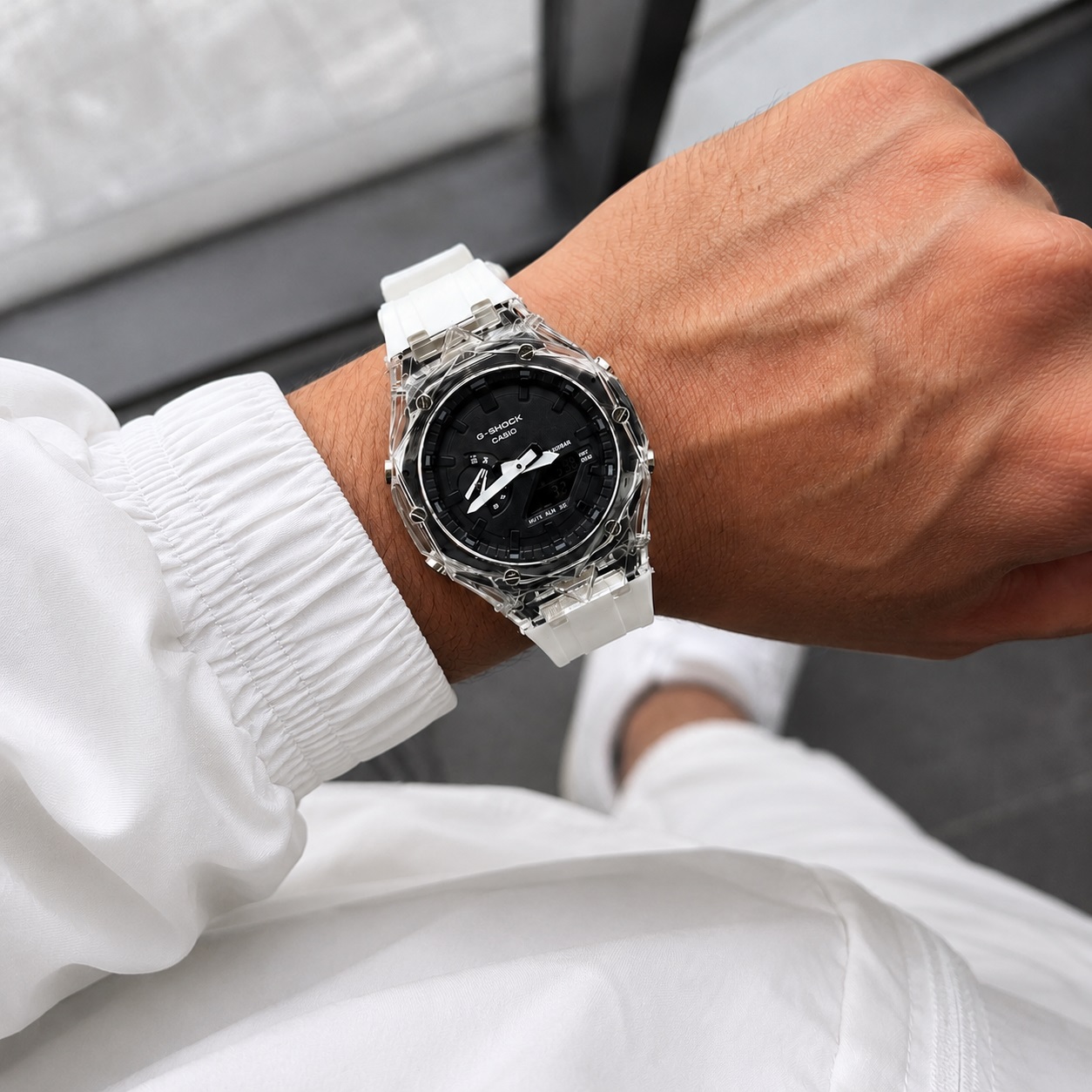 ساعت مردانه جی شاک پمپی 2100 سفید صفحه مشکی G-Shock