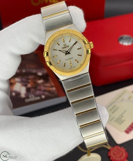 ساعت مچی زنانه امگا کانسلیشن Omega