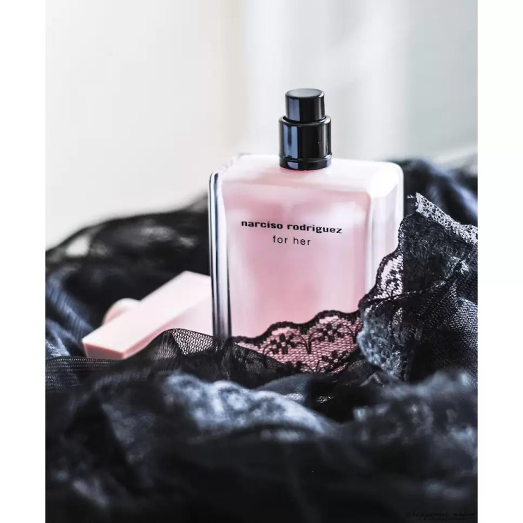اسانس عطر برند luzi نارسیسو رودریگز (Narciso Rodriguez For Her)