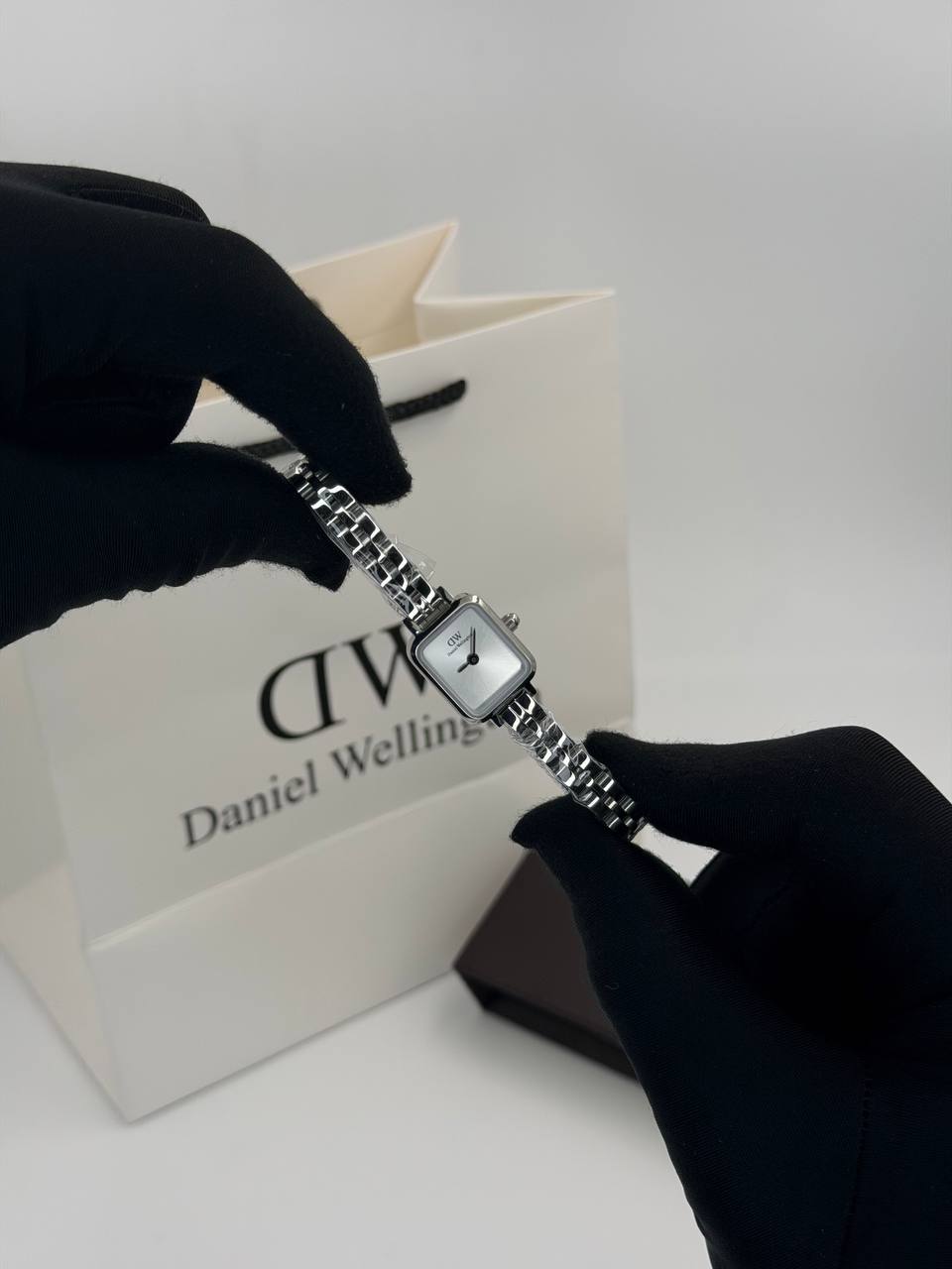 ساعت زنانه مینی مارک DW موتور ژاپن کیفیت مستر رنگ ثابت