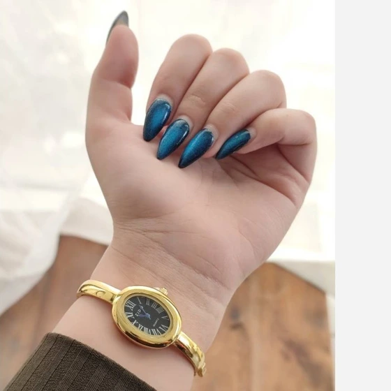 ساعت زنانه‌ بنگل کارتیر رنگ گلد -‏Cartier bangel Mini (Ladies) -